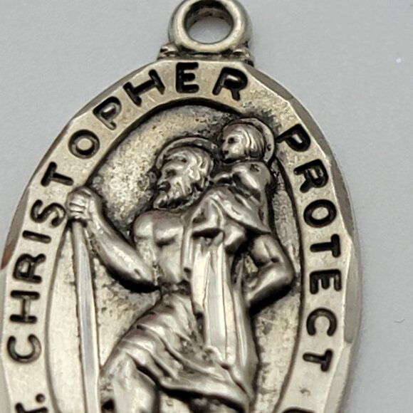 Vtg. Signed TK Sterling Silver St. Christopher Religious Medal Oval Pendant 1" - Picture 2 of 5